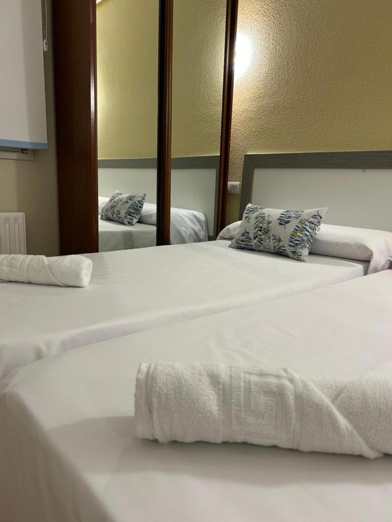 Hostal-Restaurante Posada Del Duque Villalbilla de Burgos Εξωτερικό φωτογραφία